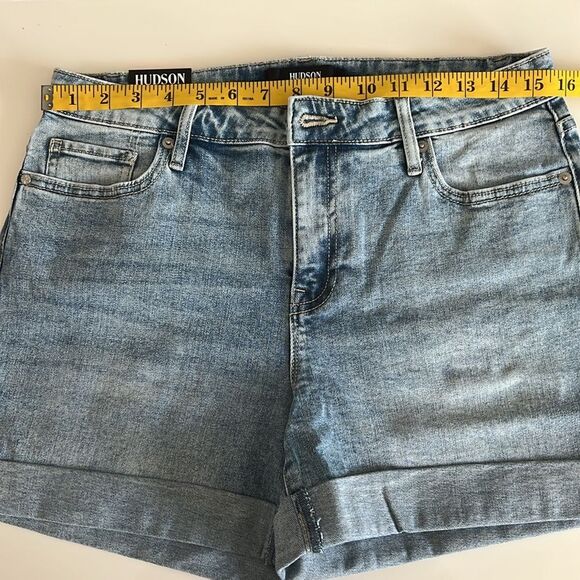 Hudson Women’s Mid Rise Denim Short With Cuffed Hem - Picture 6 of 9